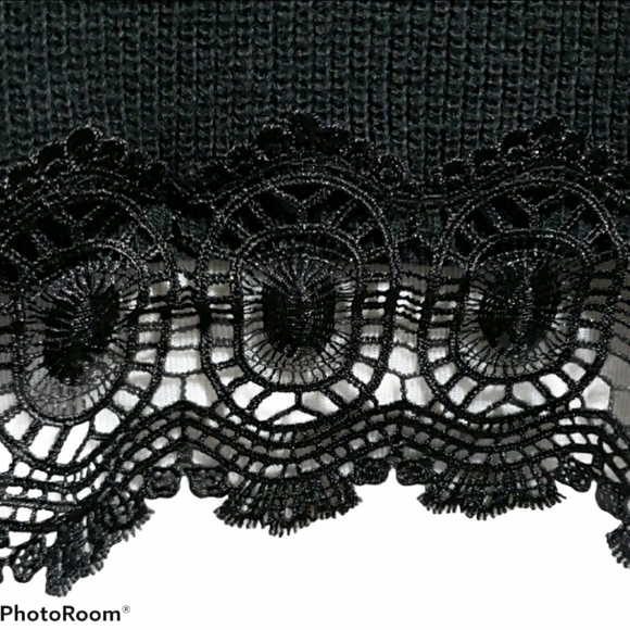 BeachLunchLounge Lightweight Sweater Size Medium - Picture 2 of 5